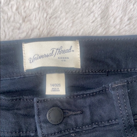 Universal Thread Black Ankle Cropped Jeans Modern Fit - Picture 2 of 11
